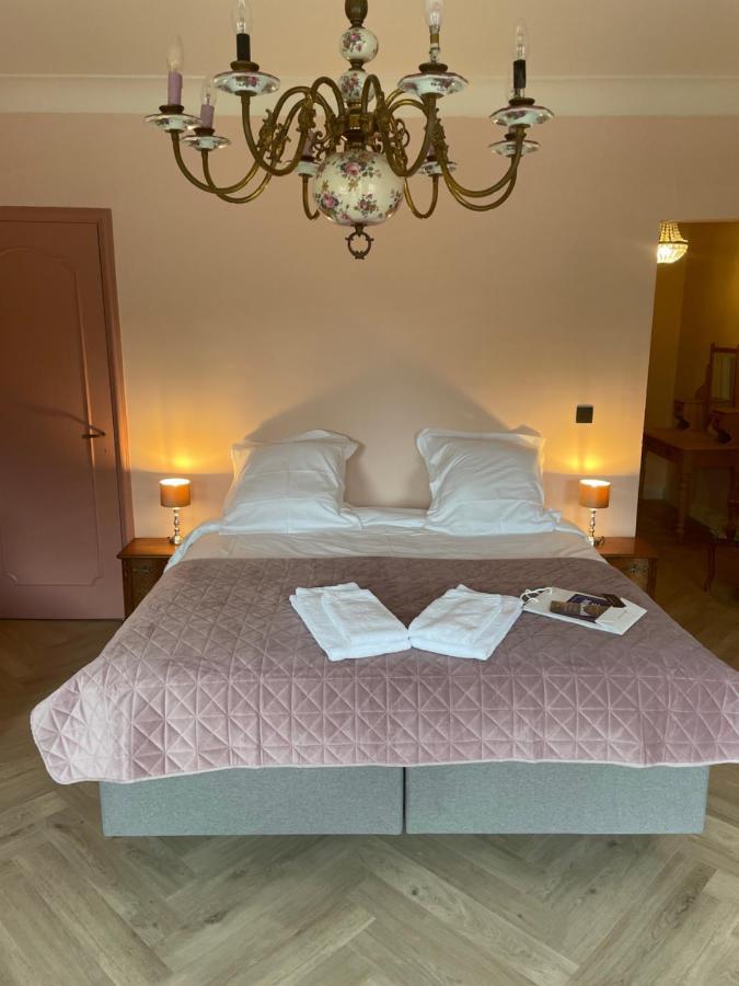 Bed and Breakfast La Posterie Ронсе Экстерьер фото